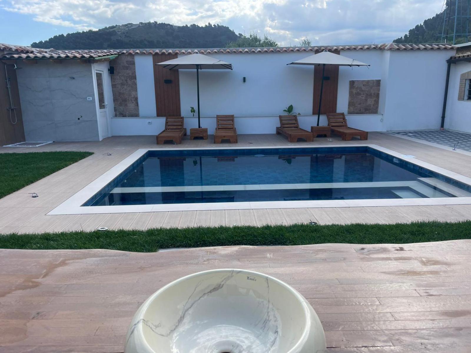 Villa Lejzo - Swimming Pool ベラト エクステリア 写真
